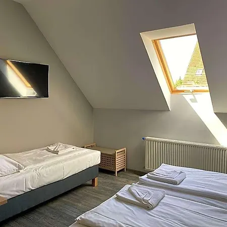 Kis Szieszta Hotel 3*