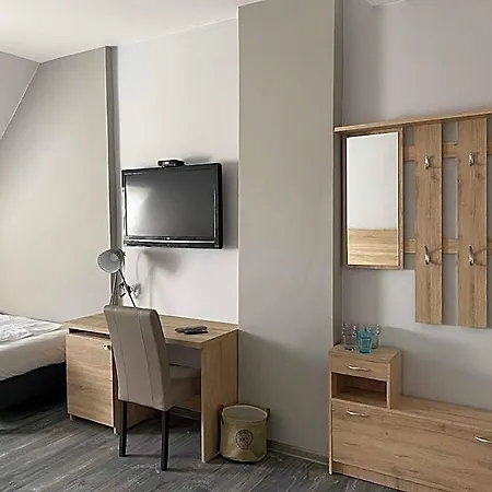 Kis Szieszta Hotel 3*