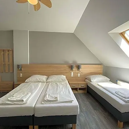 Kis Szieszta Hotel 3*